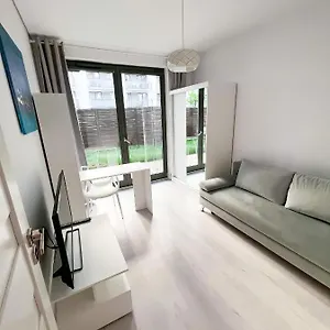 Bliska Wola, Apartament 3 Pokoje Z 40m2 Ogrodkiem Warszawa